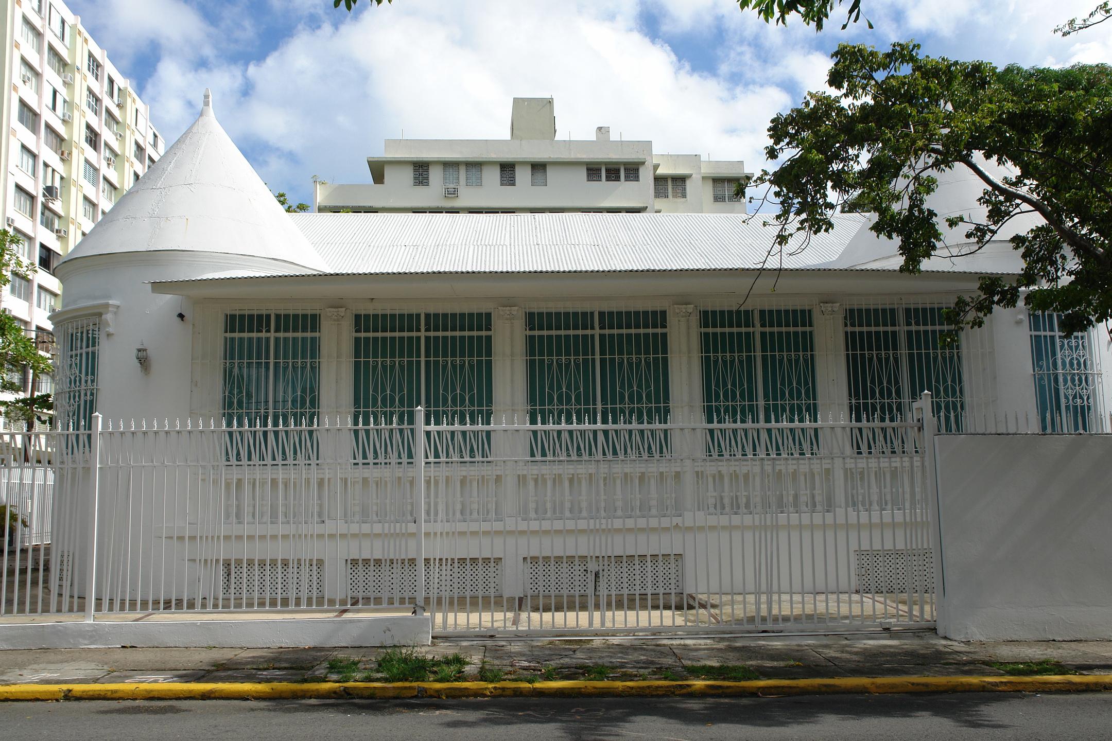 Casa en la calle Unión 669 esquina Avenida Fernández Juncos - San Juan (Miramar) - 2011 00002